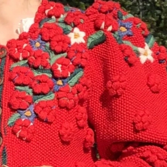 Rare Bavarian knit Cardigan in color Red - Picture 10 of 10